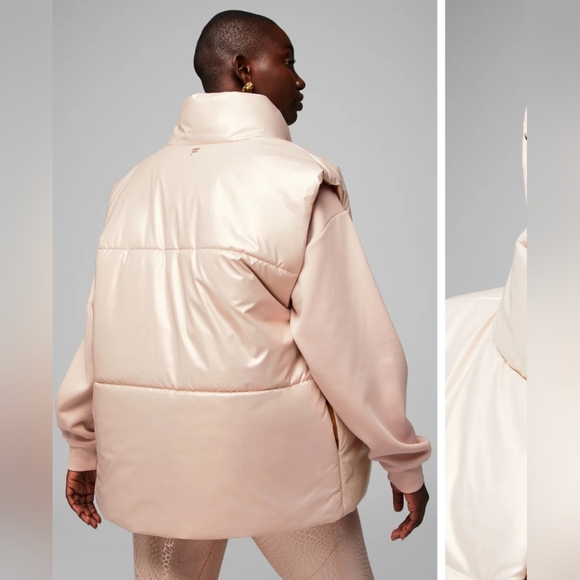 NWT Fabletics Oversized Puffer Vest Size XS - Picture 2 of 7